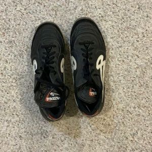 Landers indoor soccer shoes 10.5